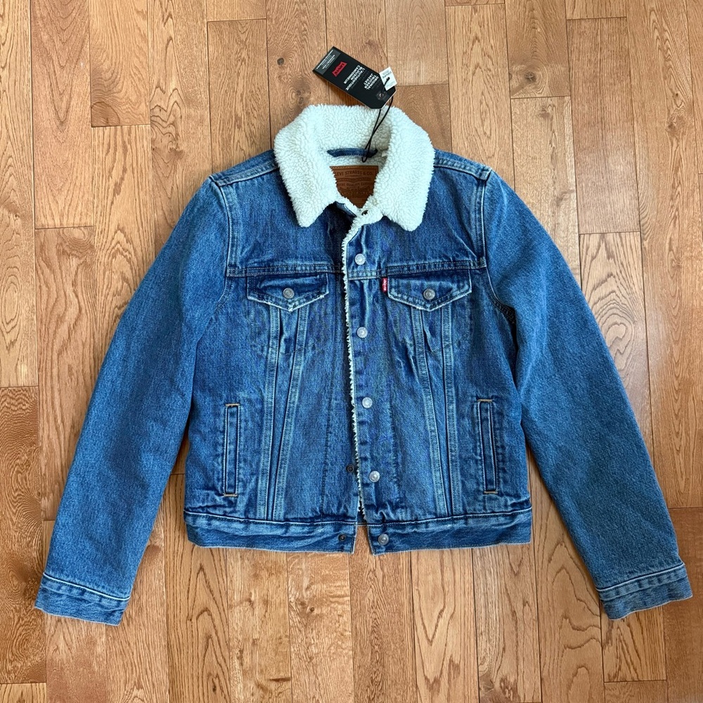Levi’s NWT original Sherpa trucker jacket size XS